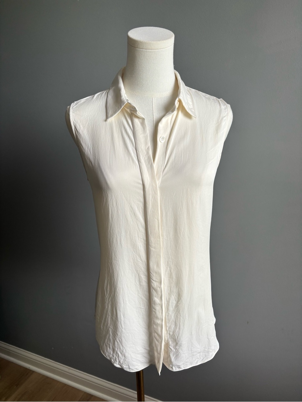 Theory Silk Georgette Sleeveless Button Up Shirt